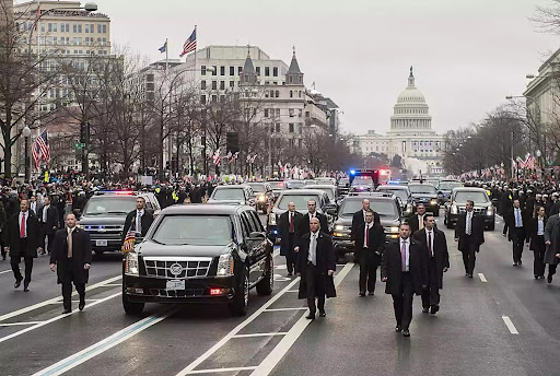Navigating the Thin Blue Line: The Balancing Act of a Secret Service Mom by Dee Neely
